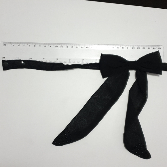 Black button up Bow collar Sheer material beaded - Picture 10 of 14